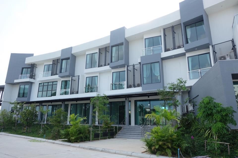 Hotel Chuan Chom The High Resort Saraburi - Sha Plus Bagian luar foto