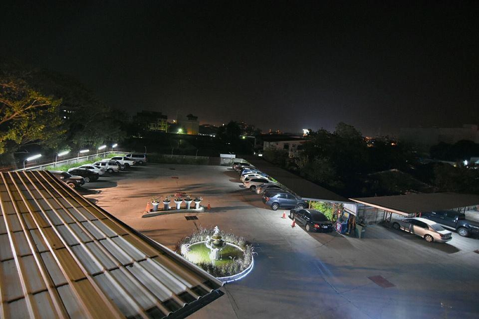 Hotel Chuan Chom The High Resort Saraburi - Sha Plus Bagian luar foto